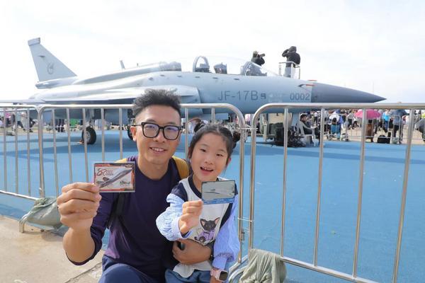 崛起Z世代社交货币点亮文化新消费AG真人百家家乐平台千亿卡牌赛道(图1)